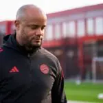Συμβολική απεικόνιση του Vincent Kompany σε προπονητικό χώρο της Μπάγερν στο Μόναχο